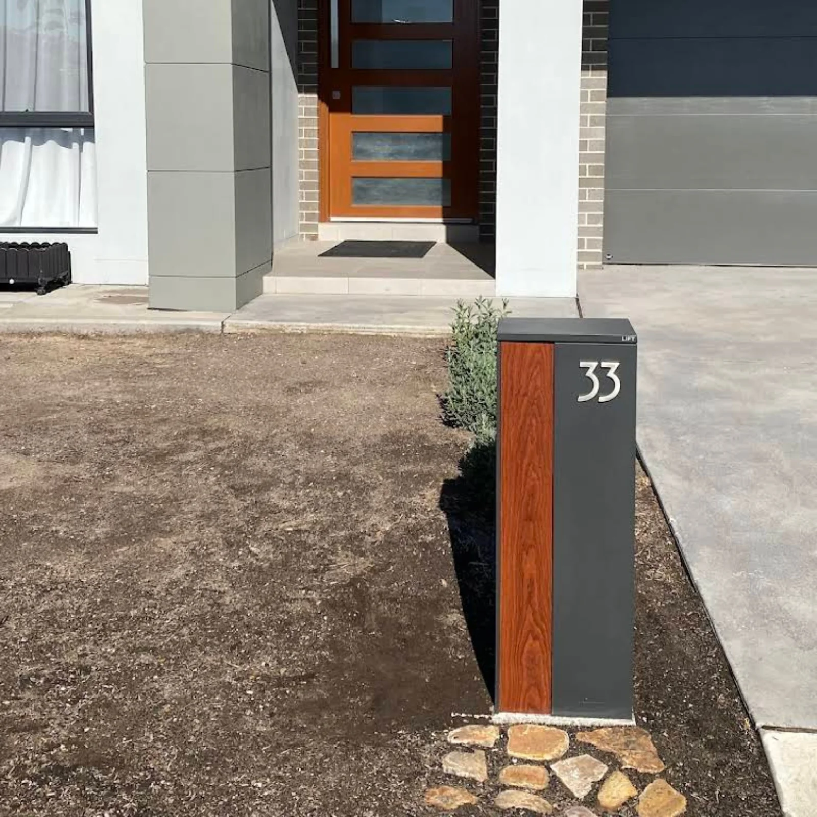 Ascot Parcel Pillar Letterbox - Charcoal - Image 7