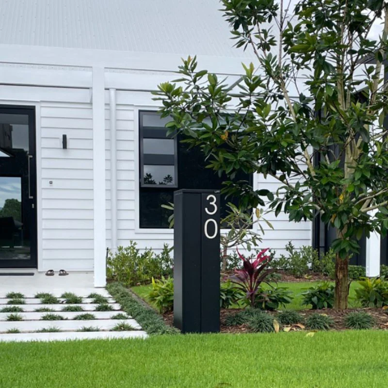 Camden Parcel Pillar Letterbox - Black - Image 3