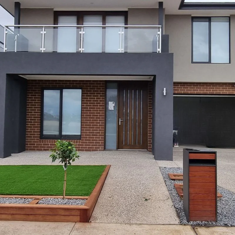 Hamilton Parcel Pillar Letterbox - Charcoal - Image 15