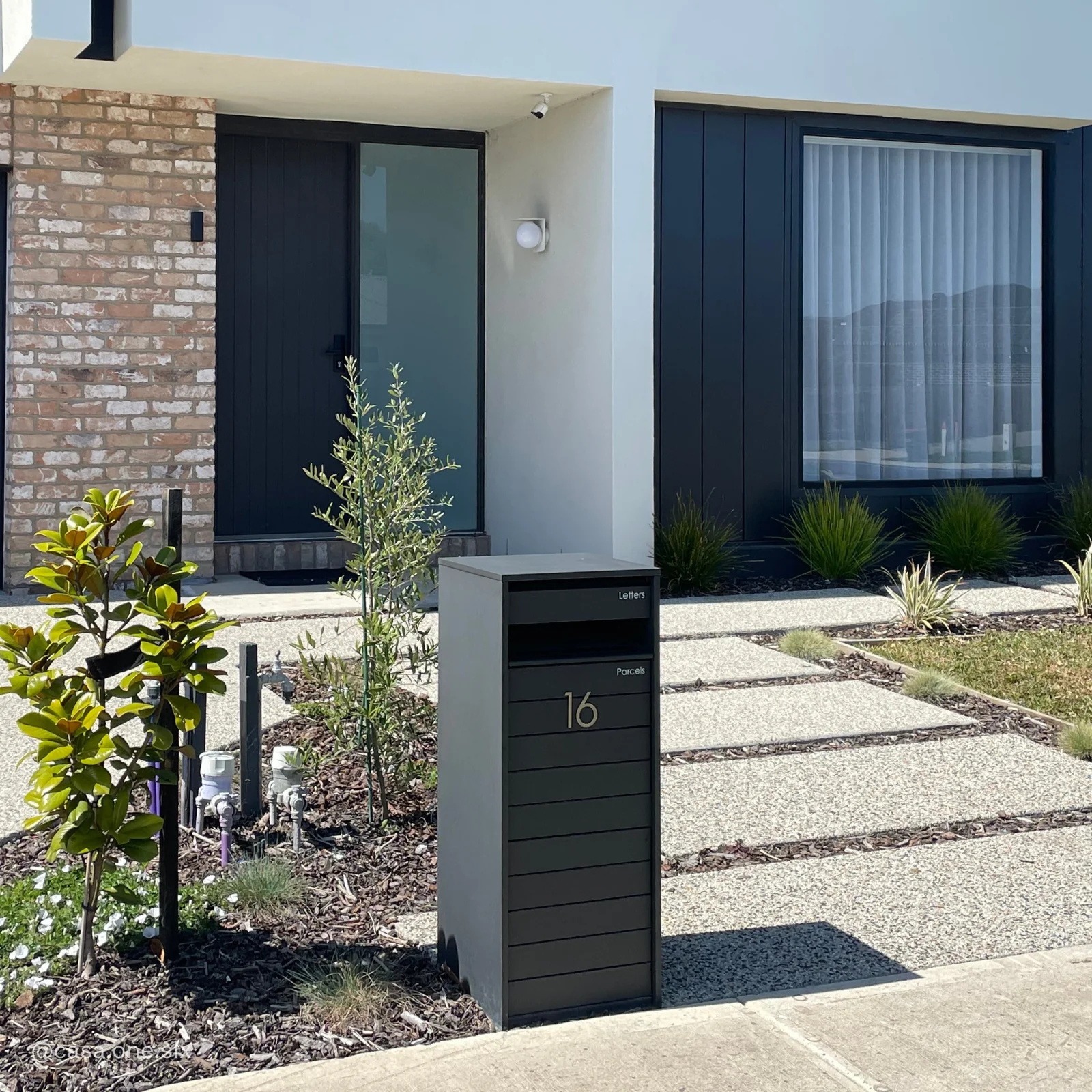 Hamilton Parcel Pillar Letterbox - Charcoal - Image 22