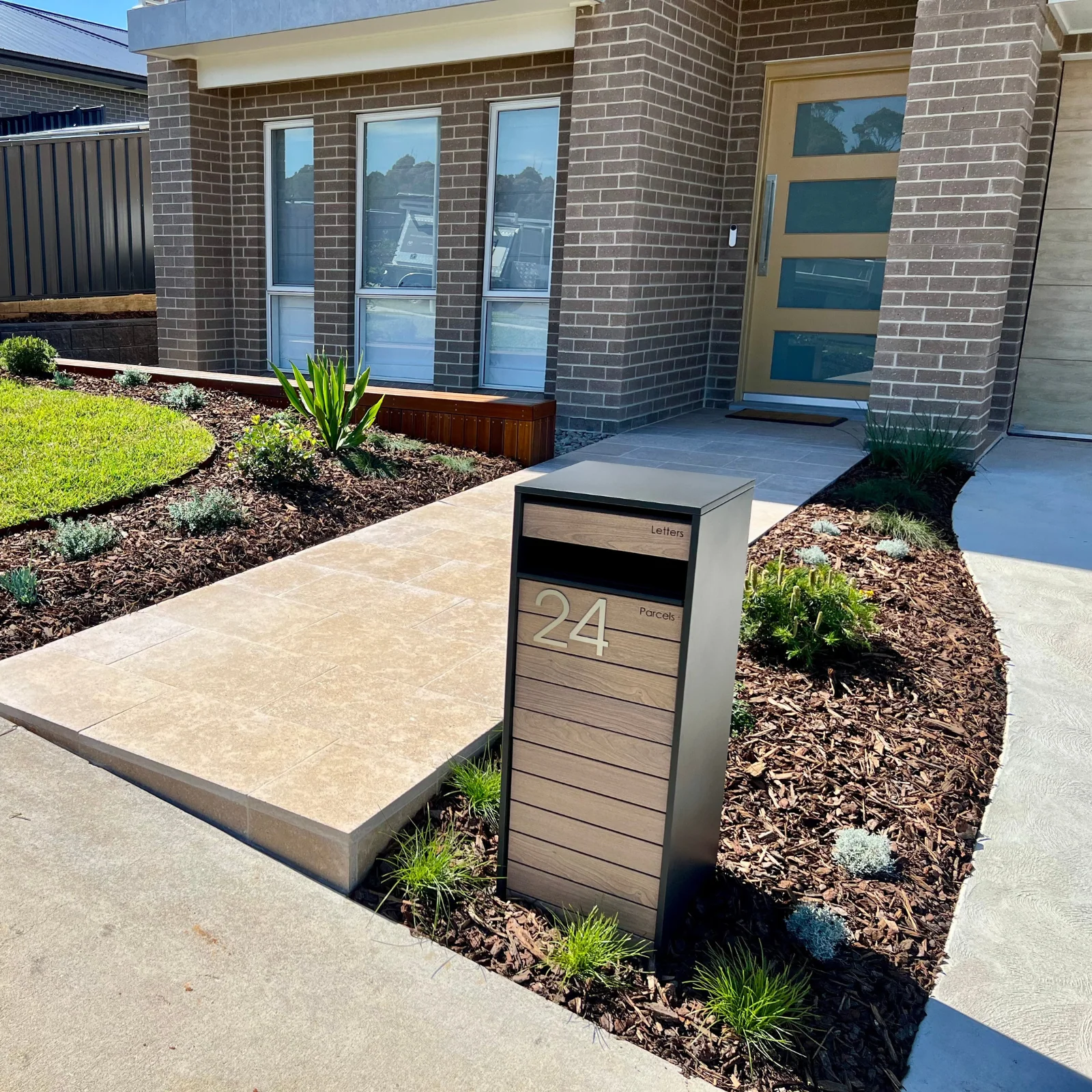 Hamilton Parcel Pillar Letterbox - Charcoal - Image 3