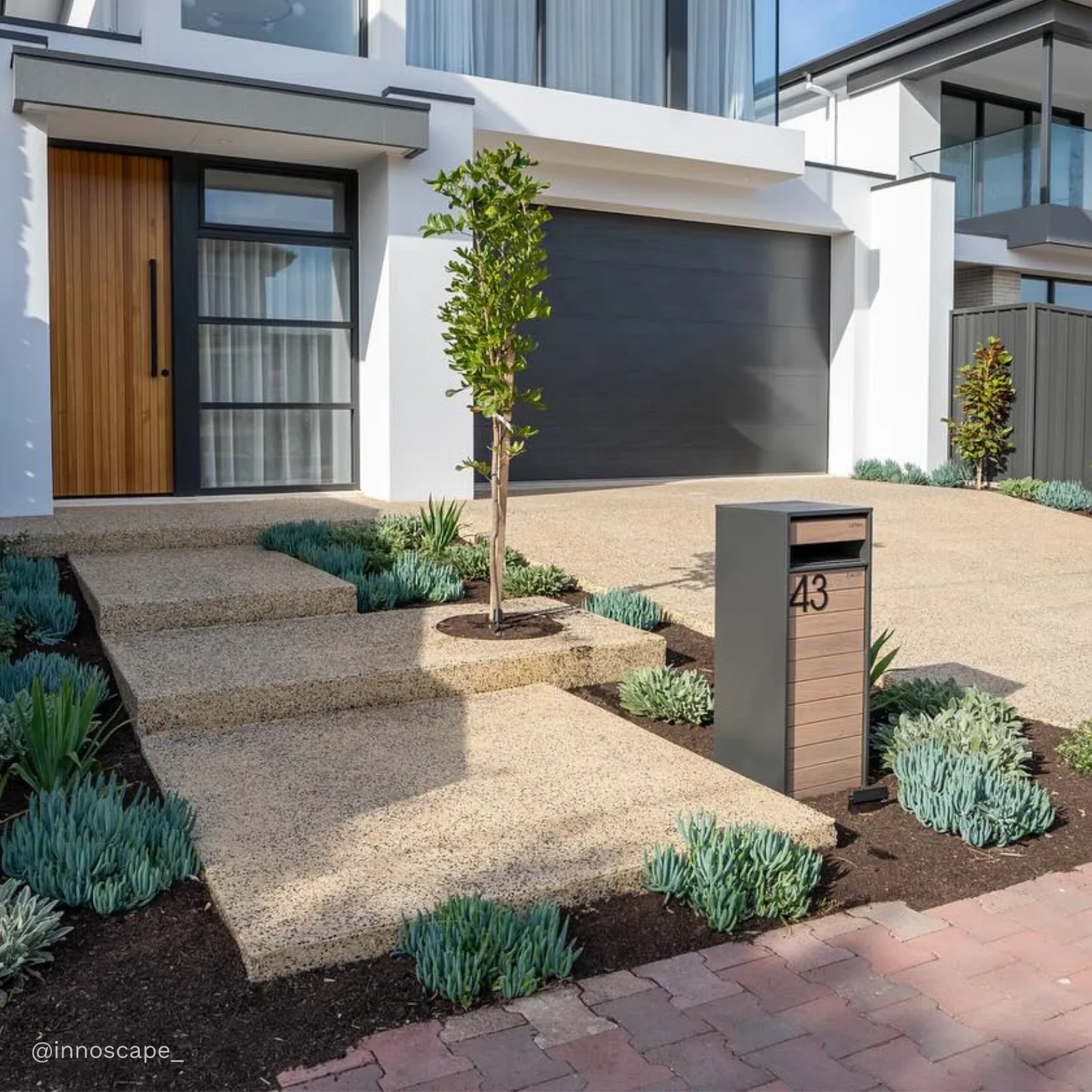 Hamilton Parcel Pillar Letterbox - Charcoal - Image 4