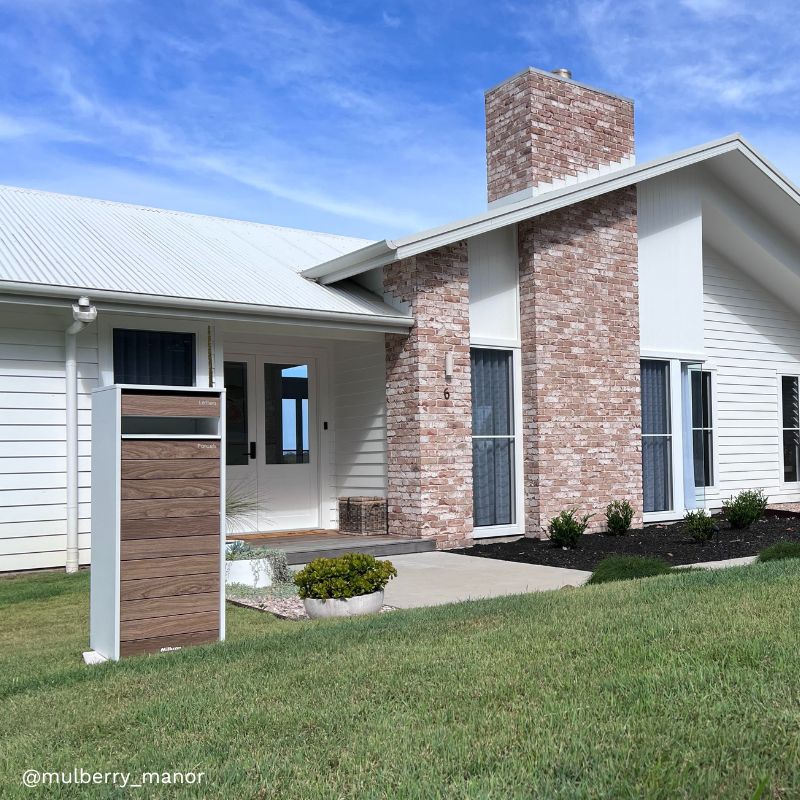 Hamilton Parcel Pillar Letterbox - White - Image 20