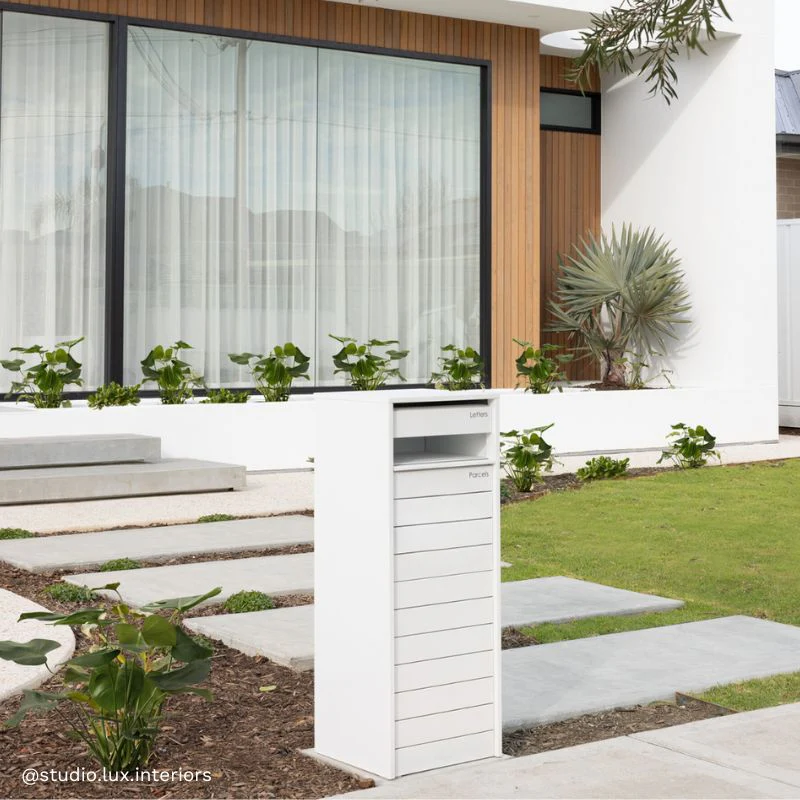 Hamilton Parcel Pillar Letterbox - White - Image 8