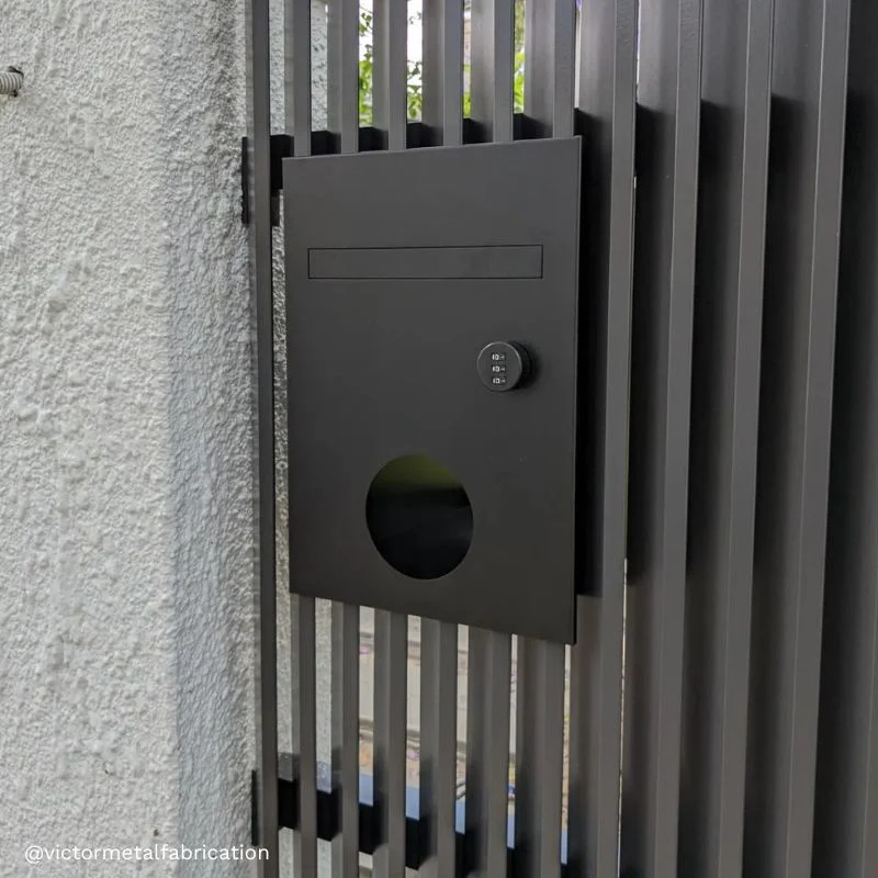 Monza Parcel Fence Letterbox - Image 10