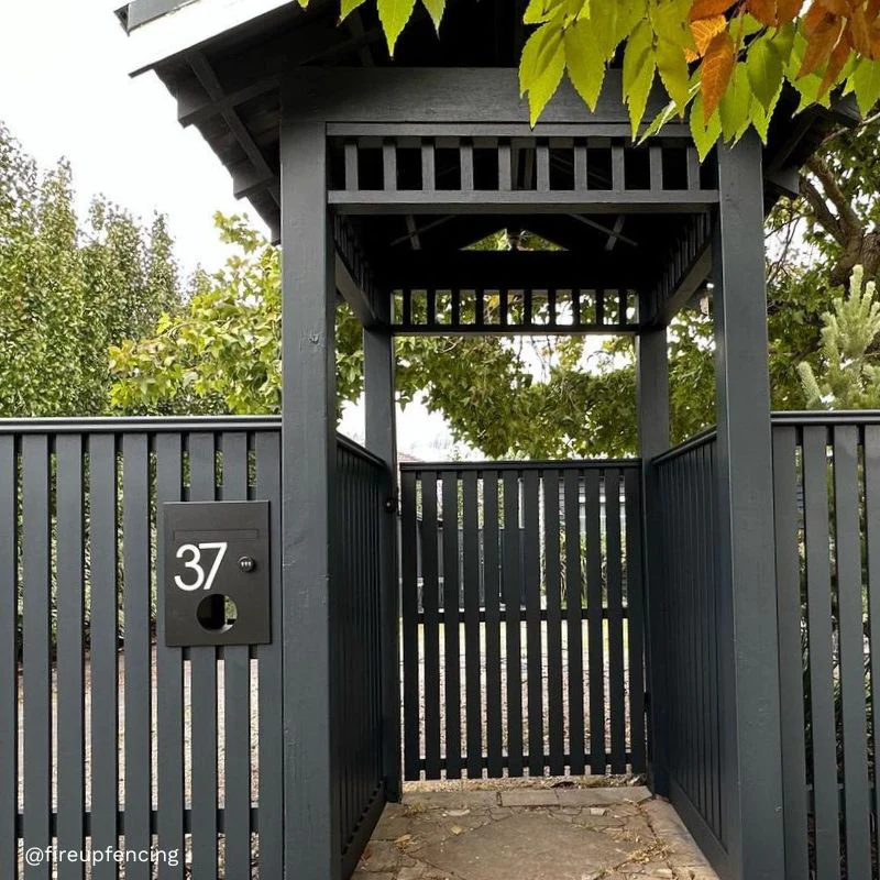 Monza Parcel Fence Letterbox - Image 11