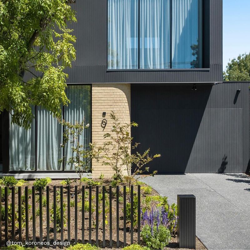 Noosa Parcel Pillar Letterbox - Black - Image 8