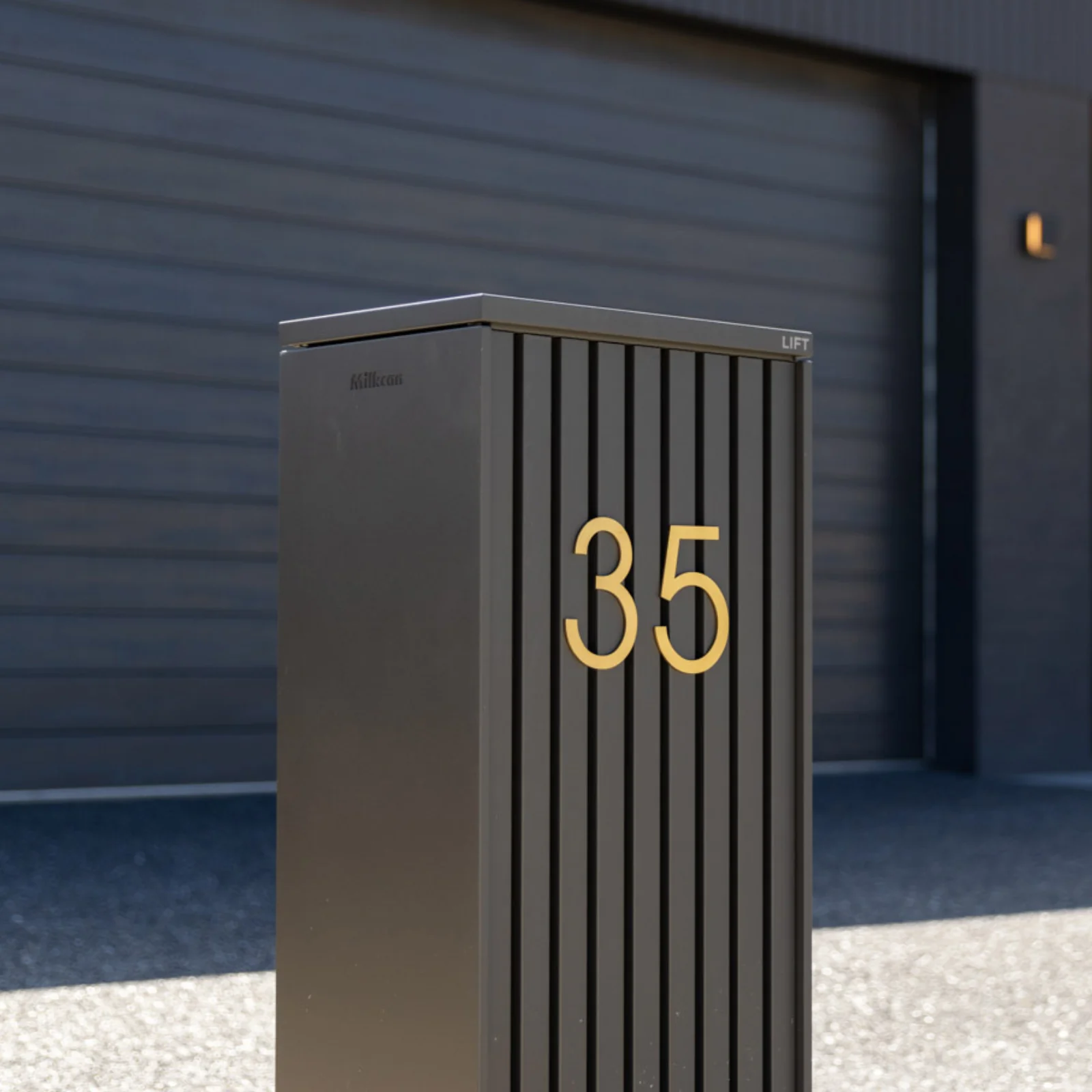 Noosa Parcel Pillar Letterbox - Charcoal - Image 11