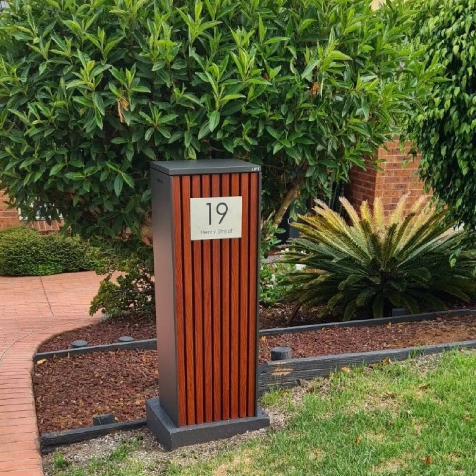 Noosa Parcel Pillar Letterbox - Charcoal - Image 25