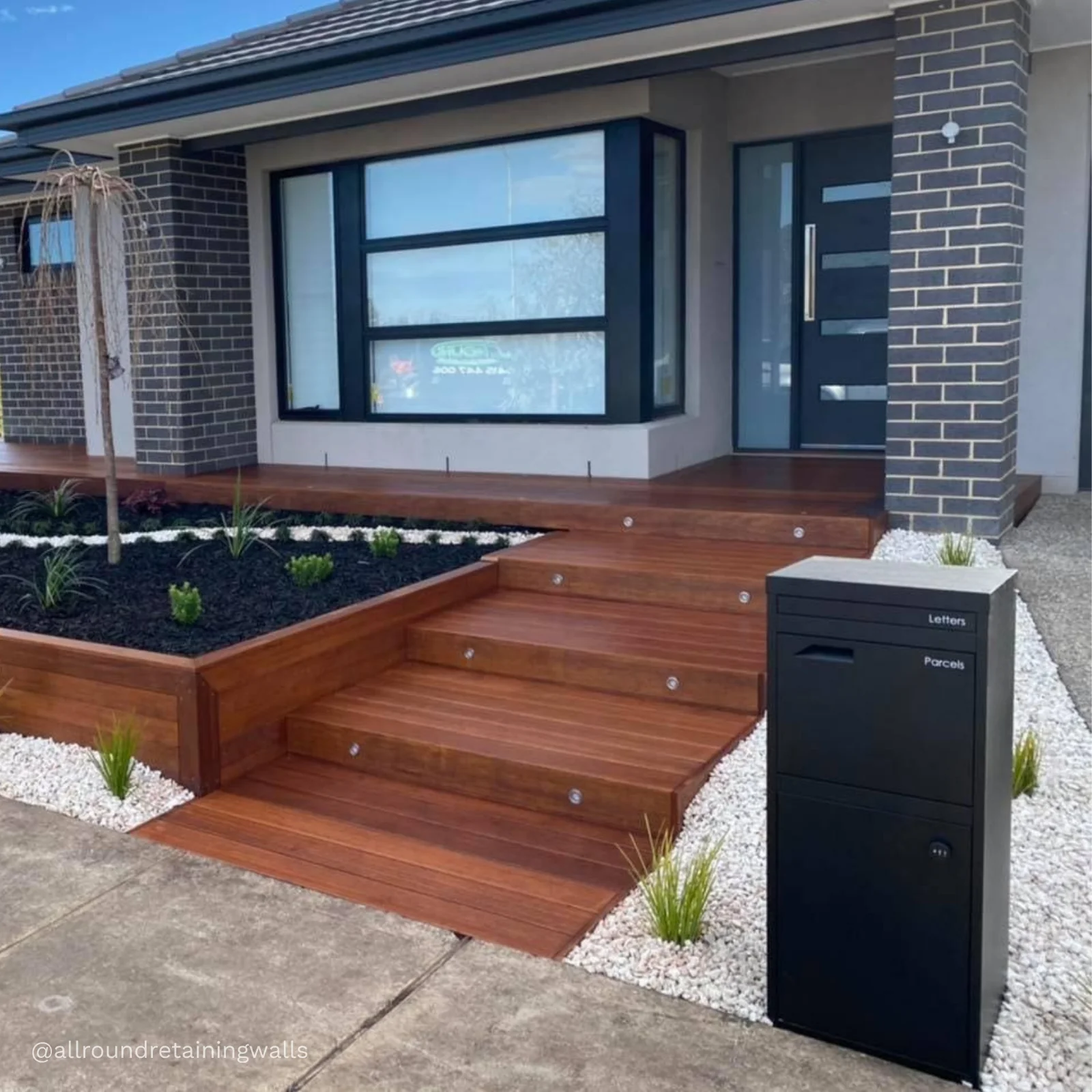 Parcel Pal 2 Pillar Letterbox - Black - Image 3