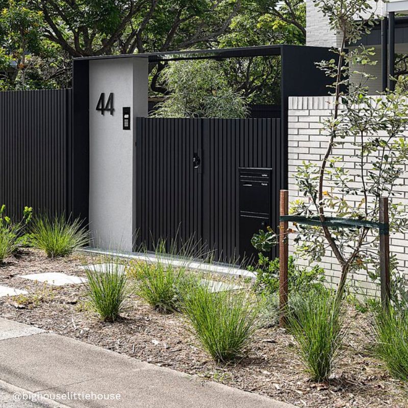 Parcel Pal 2 Pillar Letterbox - Black - Image 6