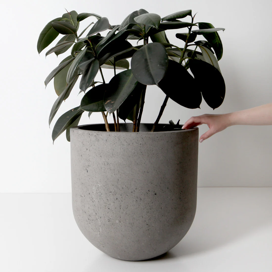 Santorini Plant Pot - Grey Terrazzo - Image 4