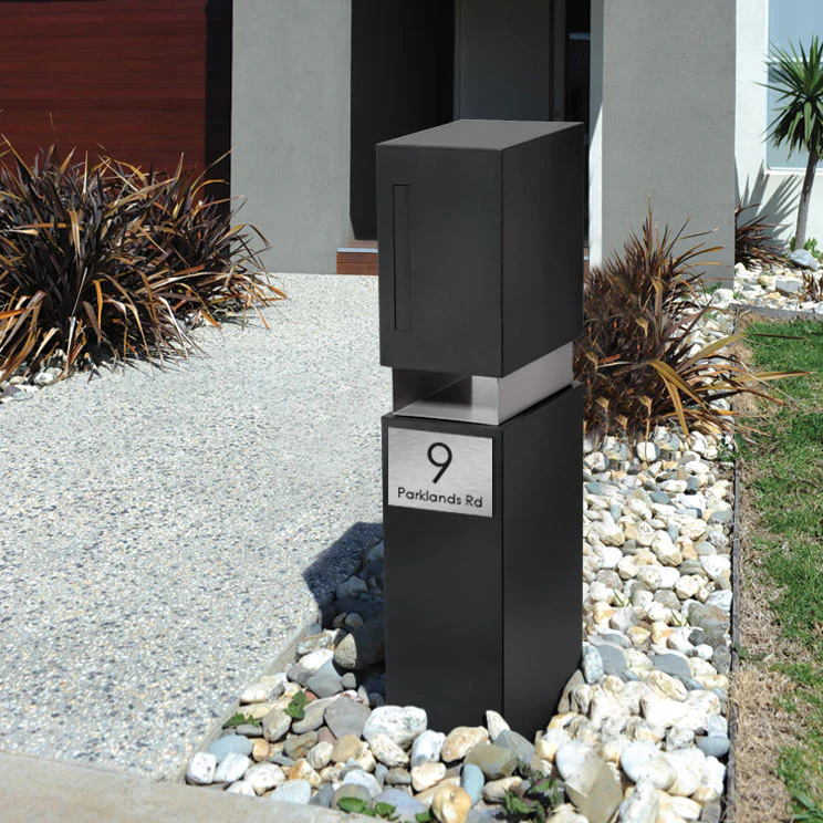 Valencia Pillar Letterbox - Image 5