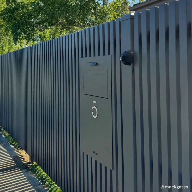 Zurich Parcel Fence/Brick Letterbox - Image 11