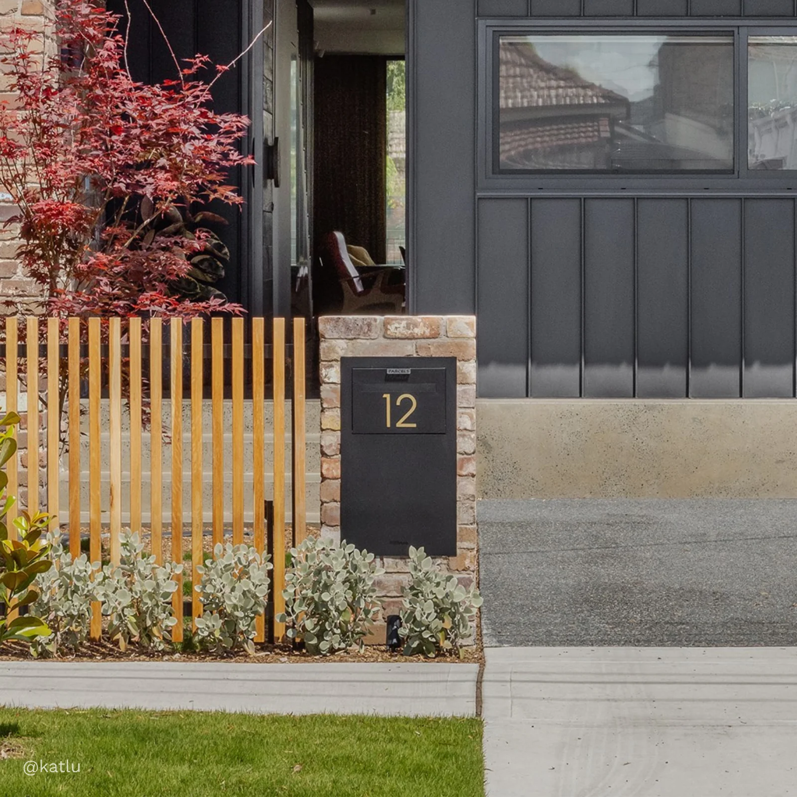 Zurich Parcel Fence/Brick Letterbox - Image 15