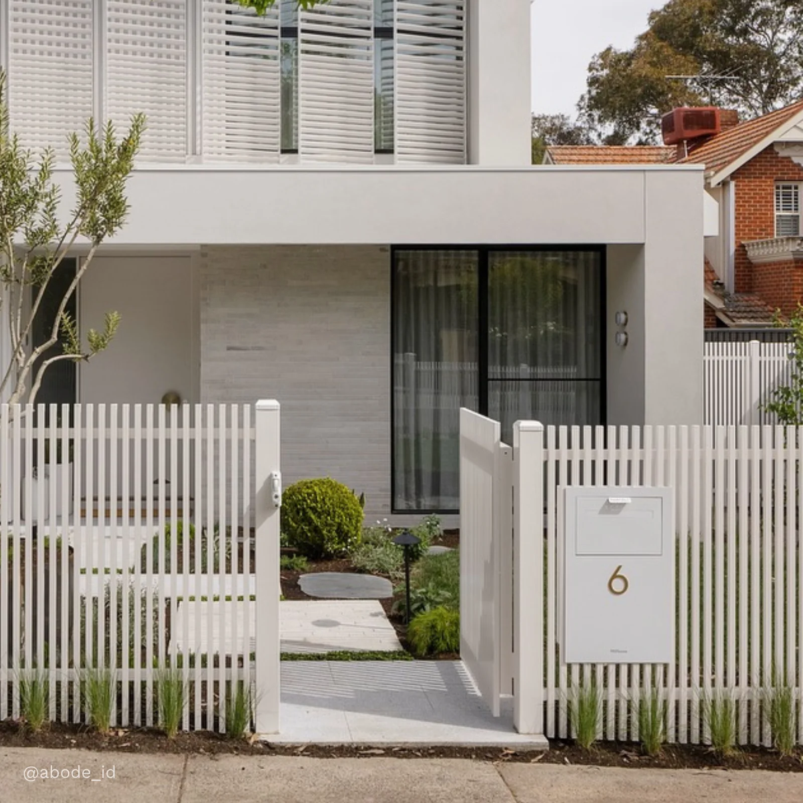 Zurich Parcel Fence/Brick Letterbox - Image 26