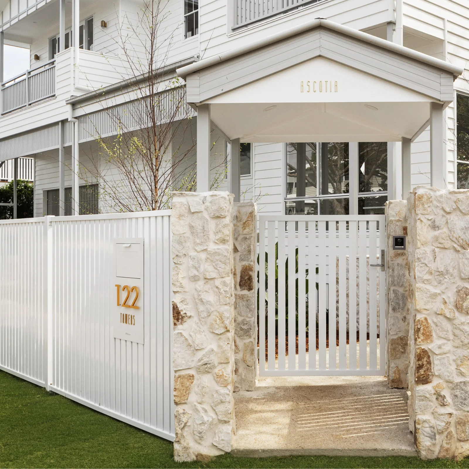 Zurich Parcel Fence/Brick Letterbox - Image 29