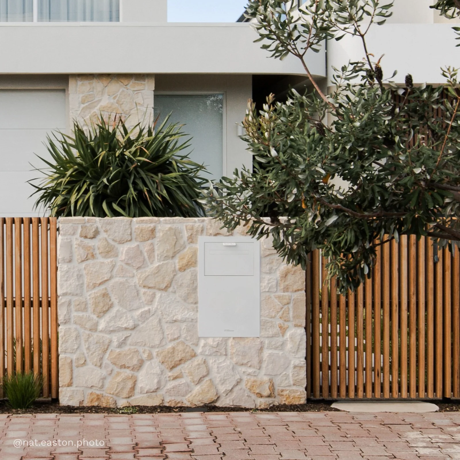 Zurich Parcel Fence/Brick Letterbox - Image 32
