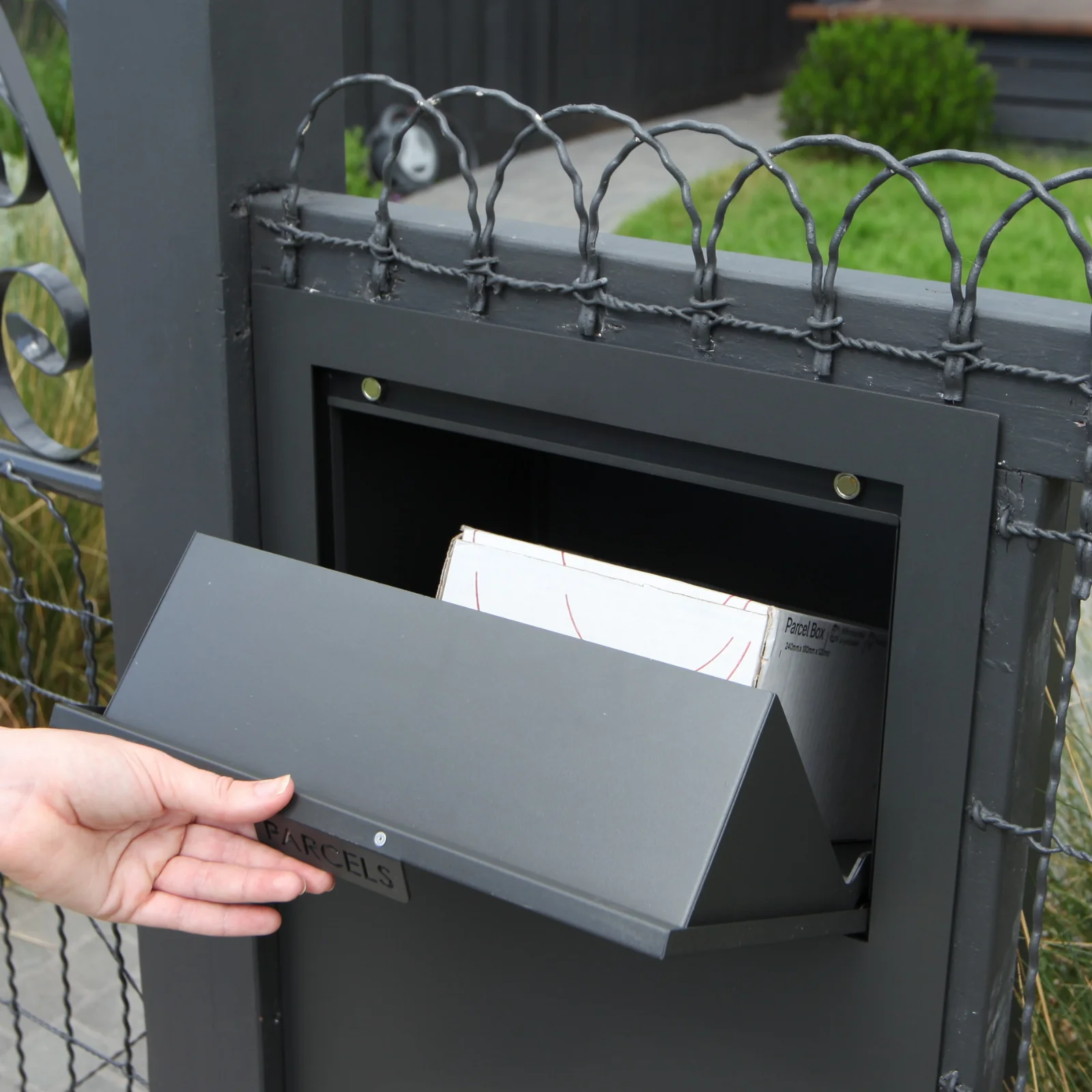 Zurich Parcel Fence/Brick Letterbox - Image 8